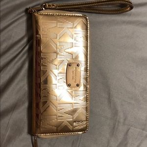 Michael kors wallet